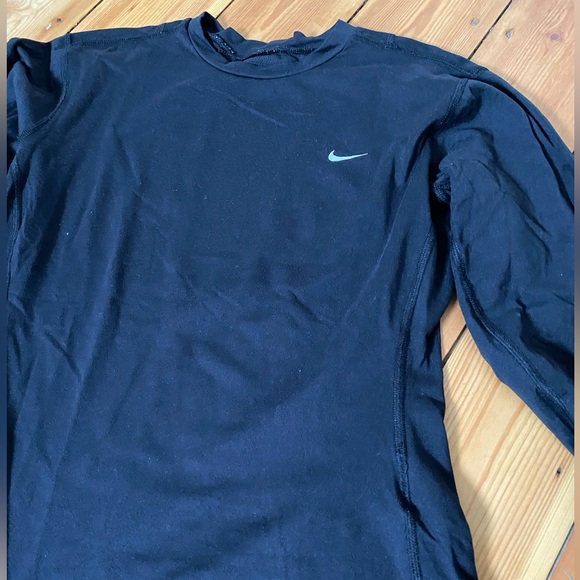 Nike dri-fit long sleeved workout top, size M - Picture 2 of 4